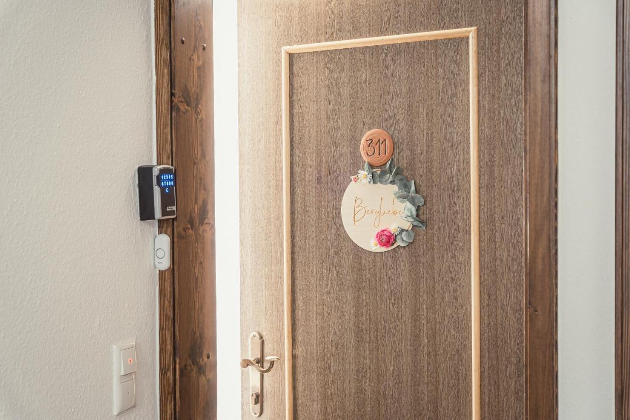 Apartment Bergliebe - 40 M² Wohnung In Hotelanlage バート・ゴイーザーン エクステリア 写真